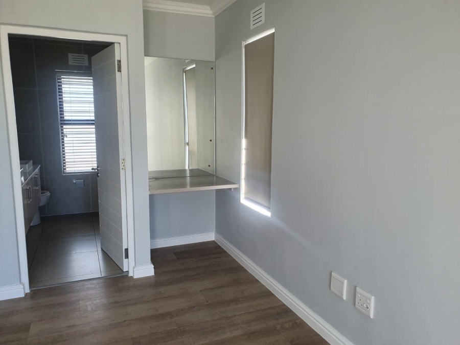 3 Bedroom Property for Sale in Sunningdale Western Cape